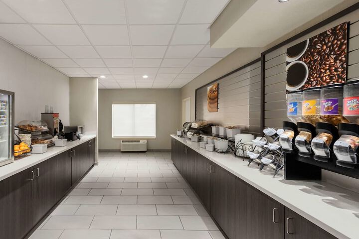 Breakfast/Coffee Service 26 of 30