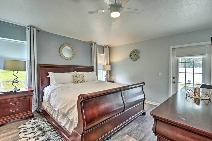 Apopka Single-story Home w / Private Lanai + Pool!