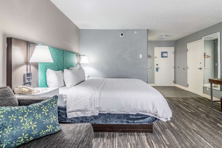 Room 28 of 44
