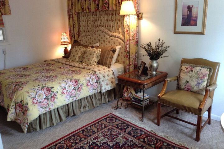 Room 14 of 25