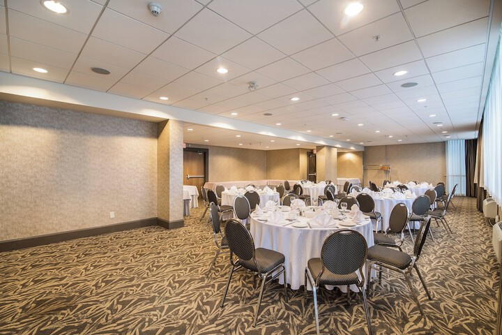 Ballroom/Hall 51 of 53