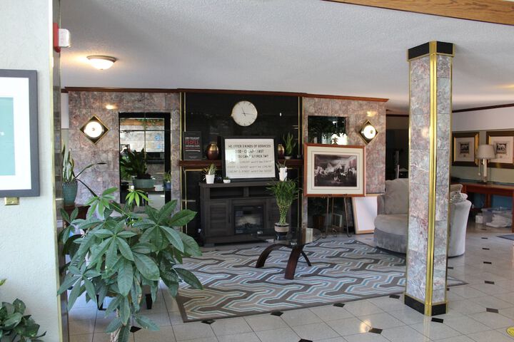 Bellevue Hotel & Suites