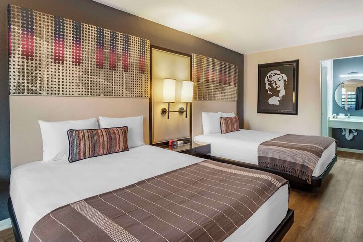 Room 28 of 50