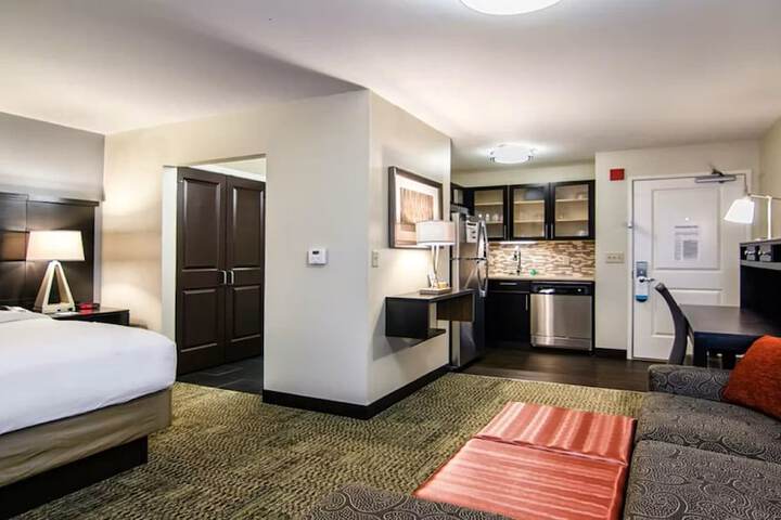 Staybridge Suites Marquette by IHG