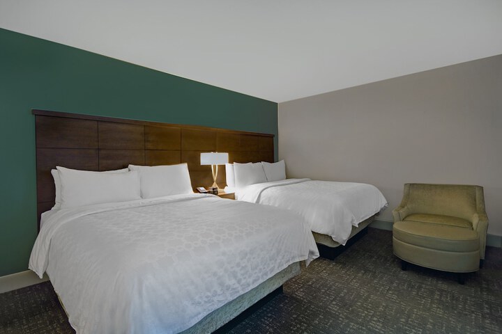 Staybridge Suites Sterling Heights - Detroit by IHG