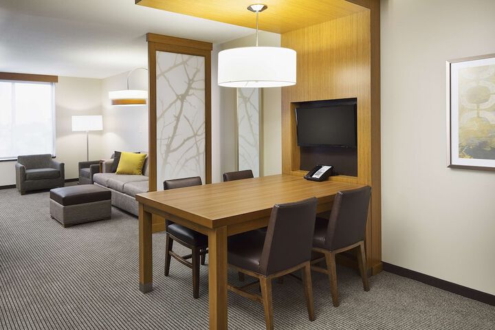 Room 17 of 36