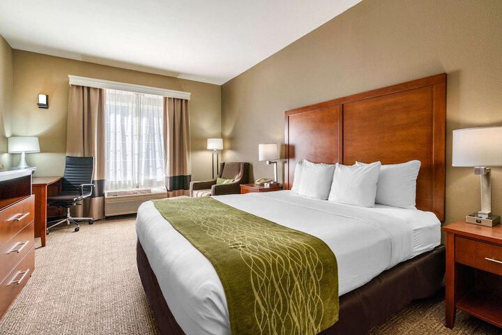 Room 32 of 42