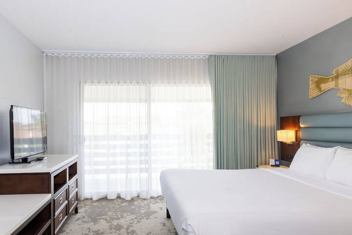 Room 28 of 72