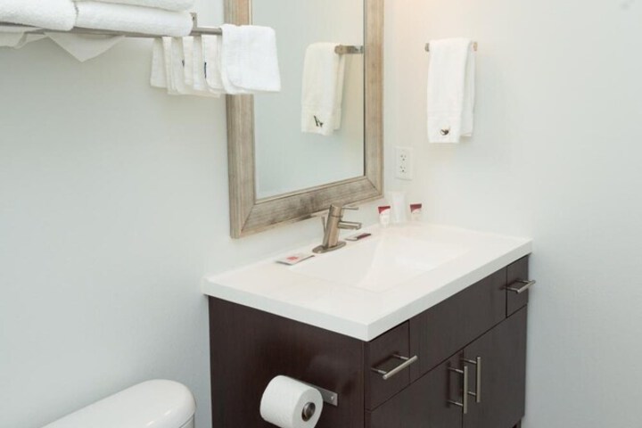 The Acorn Suites
