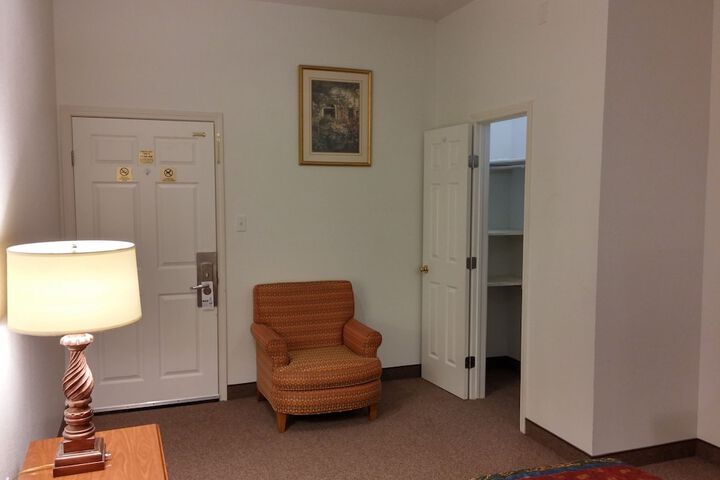 Room 13 of 47
