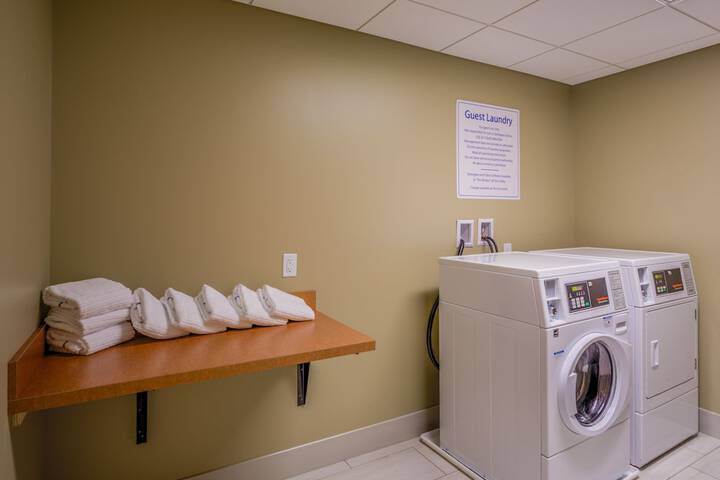 Holiday Inn Express & Suites Reedsville - State Coll Area by IHG