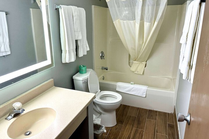 Room 10 of 24