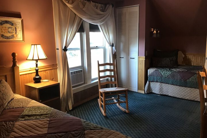 Room 52 of 79