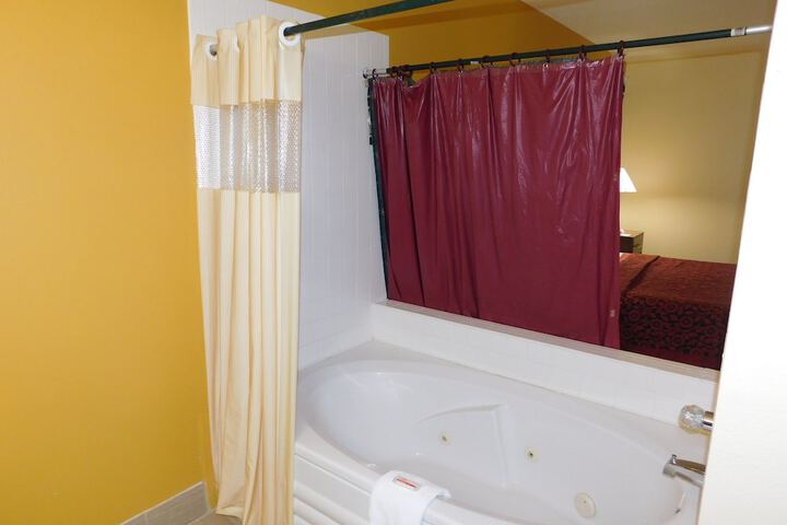 Room 6 of 22