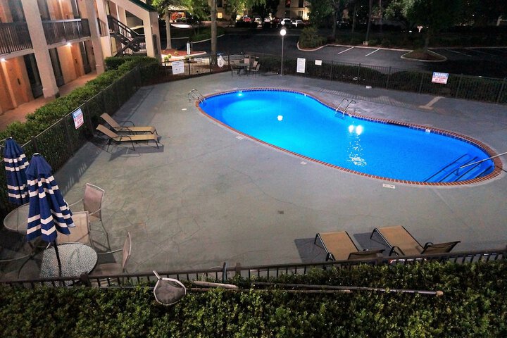 Pool 21 of 81