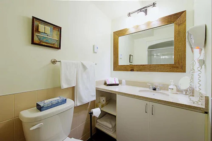 Room 16 of 34