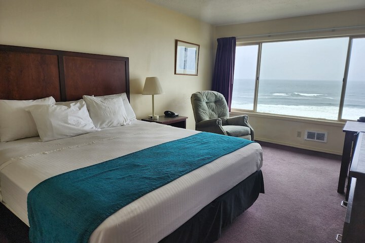 Room 52 of 108