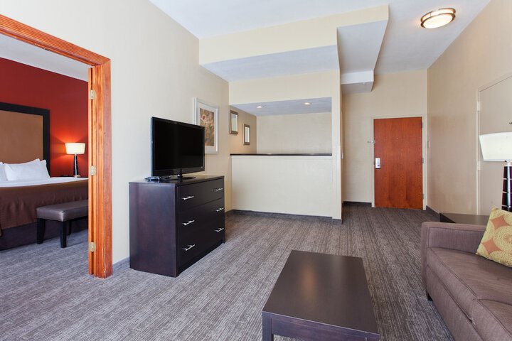 Room 16 of 33