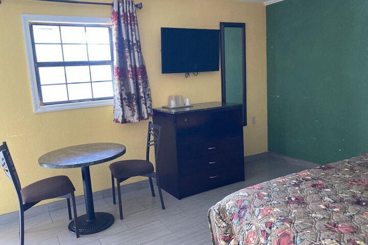 Room 14 of 20
