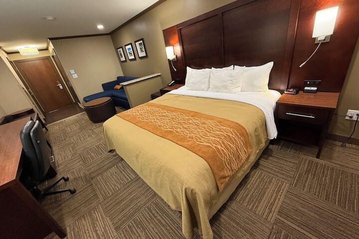 Giles Hotel Inn & Suites