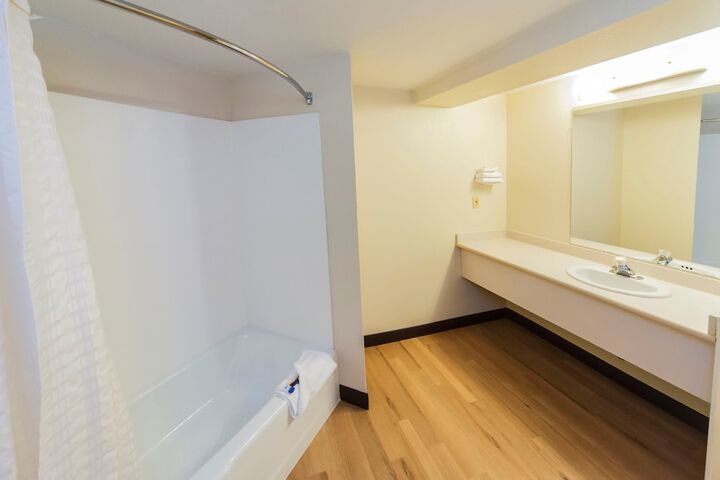 Room 18 of 24