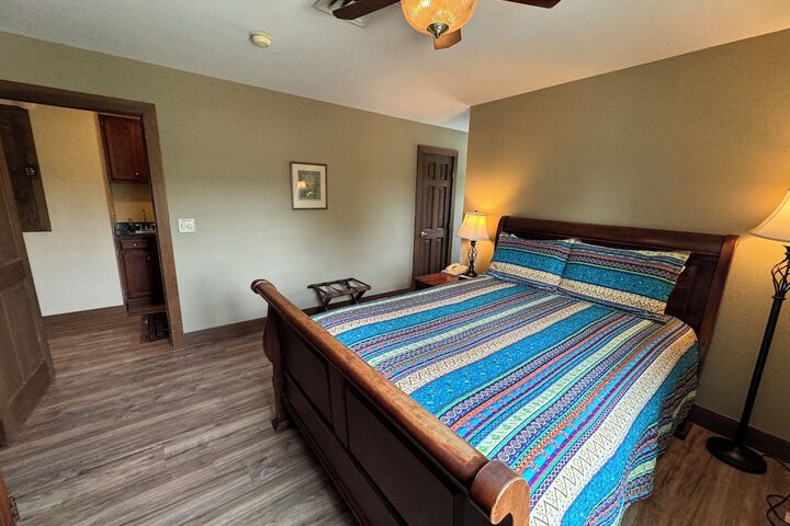 Artists Colony Inn