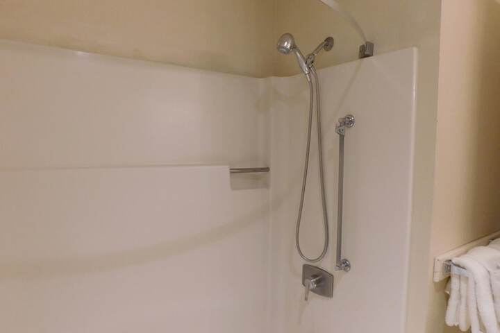 Room 34 of 47