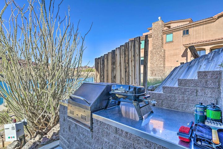 Parker Studio w / Patio & Direct River Access!