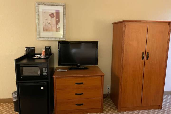 Room 10 of 37