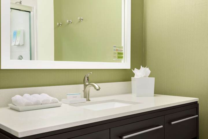 Home2 Suites by Hilton Menomonee Falls Milwaukee