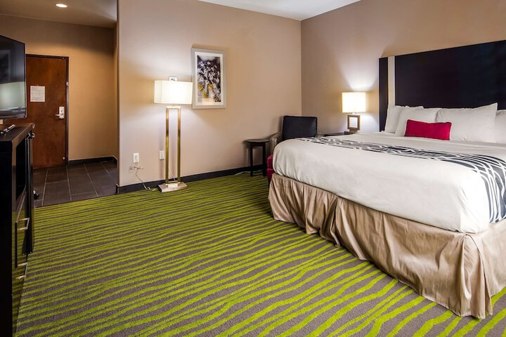 Best Western Plus Dilley Inn & Suites