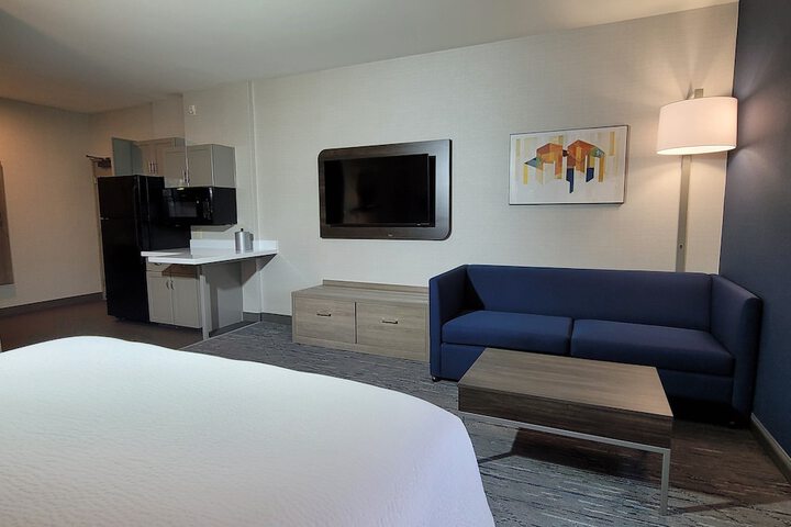 Room 33 of 54