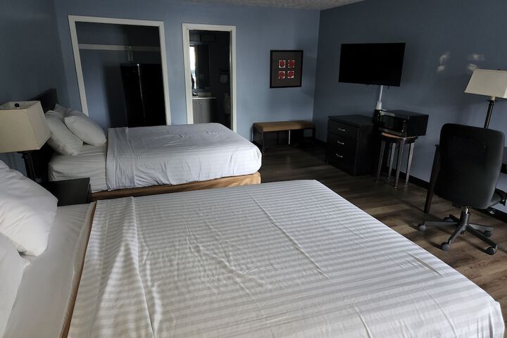 Room 12 of 16