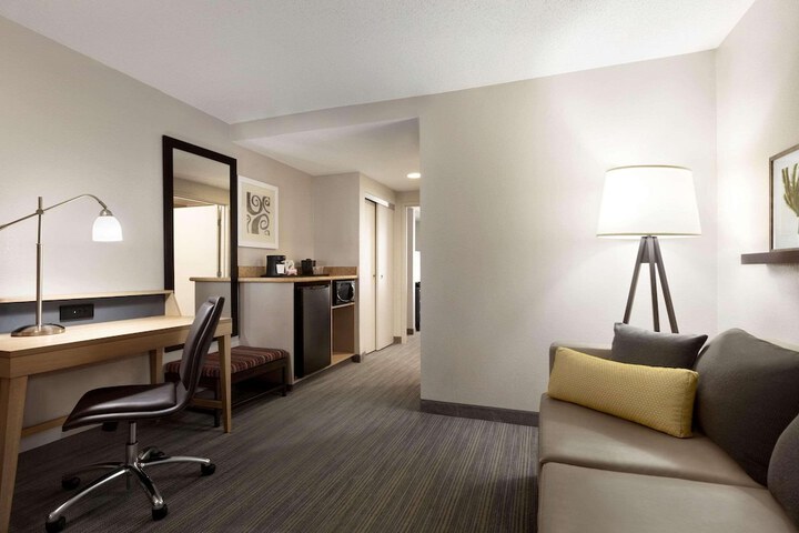 Room 15 of 21