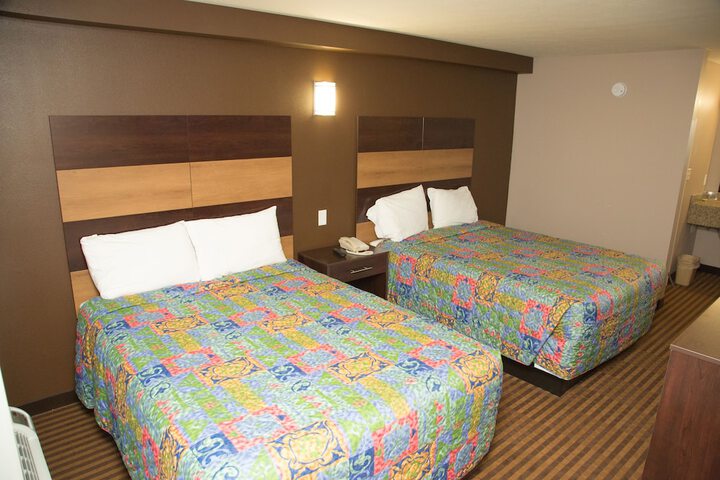 Room 6 of 16