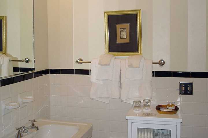 Room 16 of 62