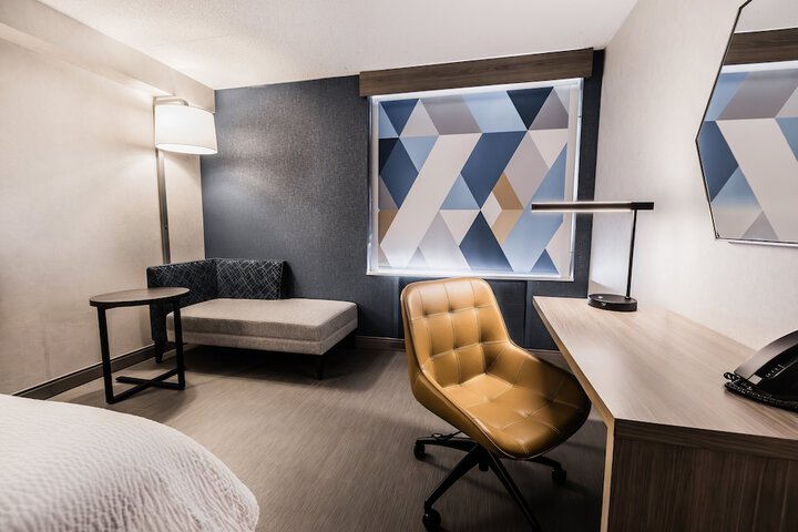 Room 34 of 89