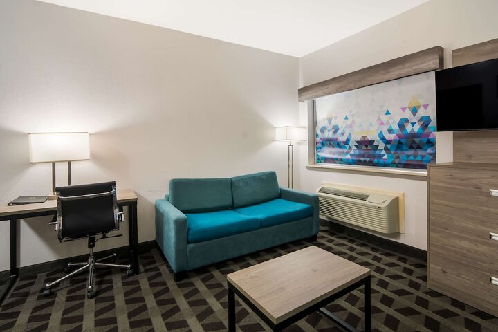 Room 25 of 47