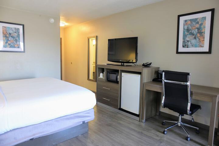 Room 10 of 43
