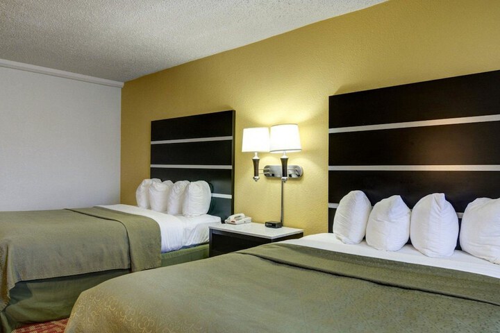 Room 15 of 31