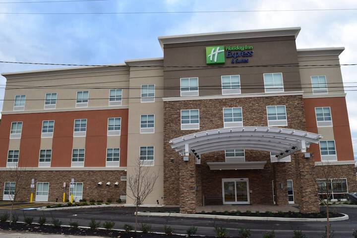 Hotel 4 of 91
