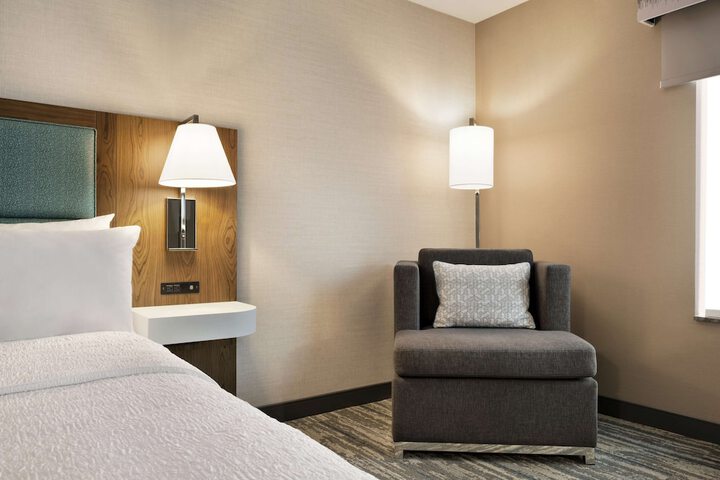 Hampton Inn & Suites Tacoma / Puyallup