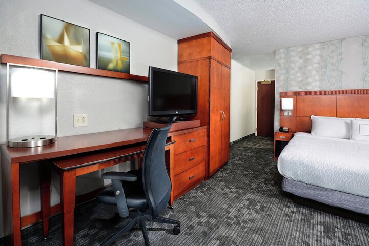 Room 18 of 38