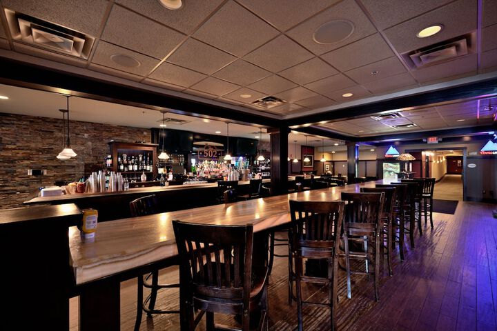 Lounge 183 of 250