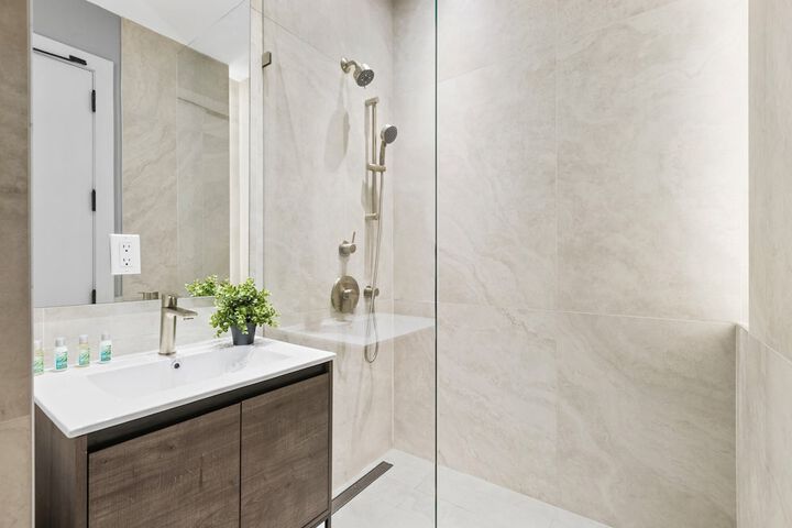 Global Luxury Suites at the Arches