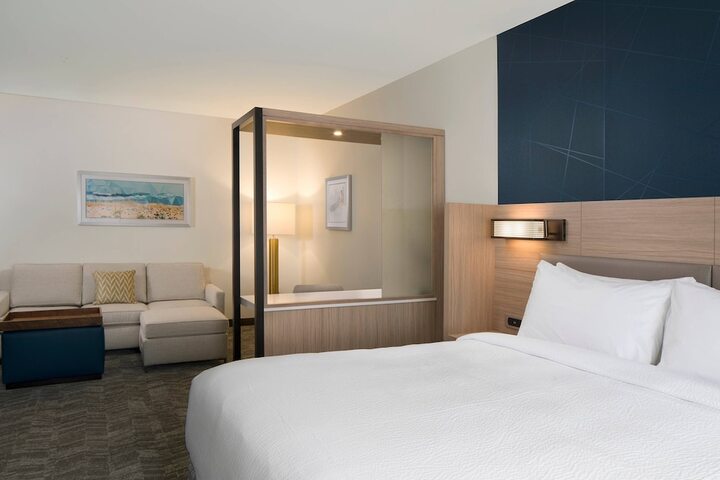 Room 16 of 42
