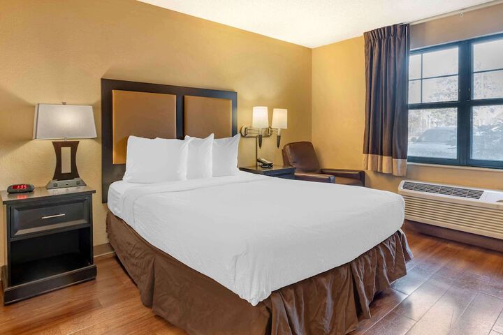 Room 20 of 33