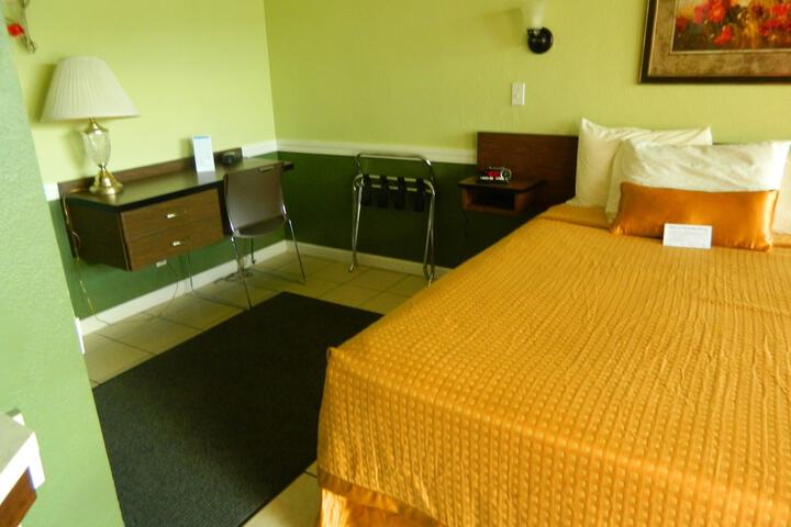 Room 62 of 89