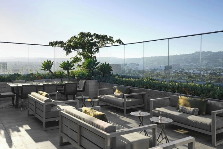 Lounge 68 of 92