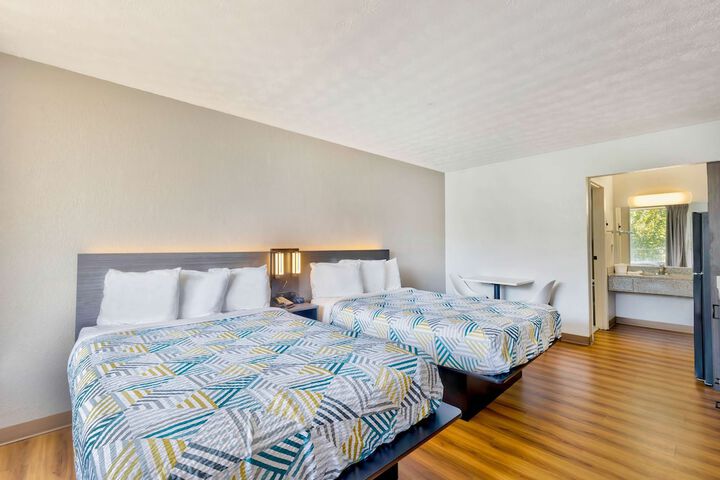 Room 10 of 21